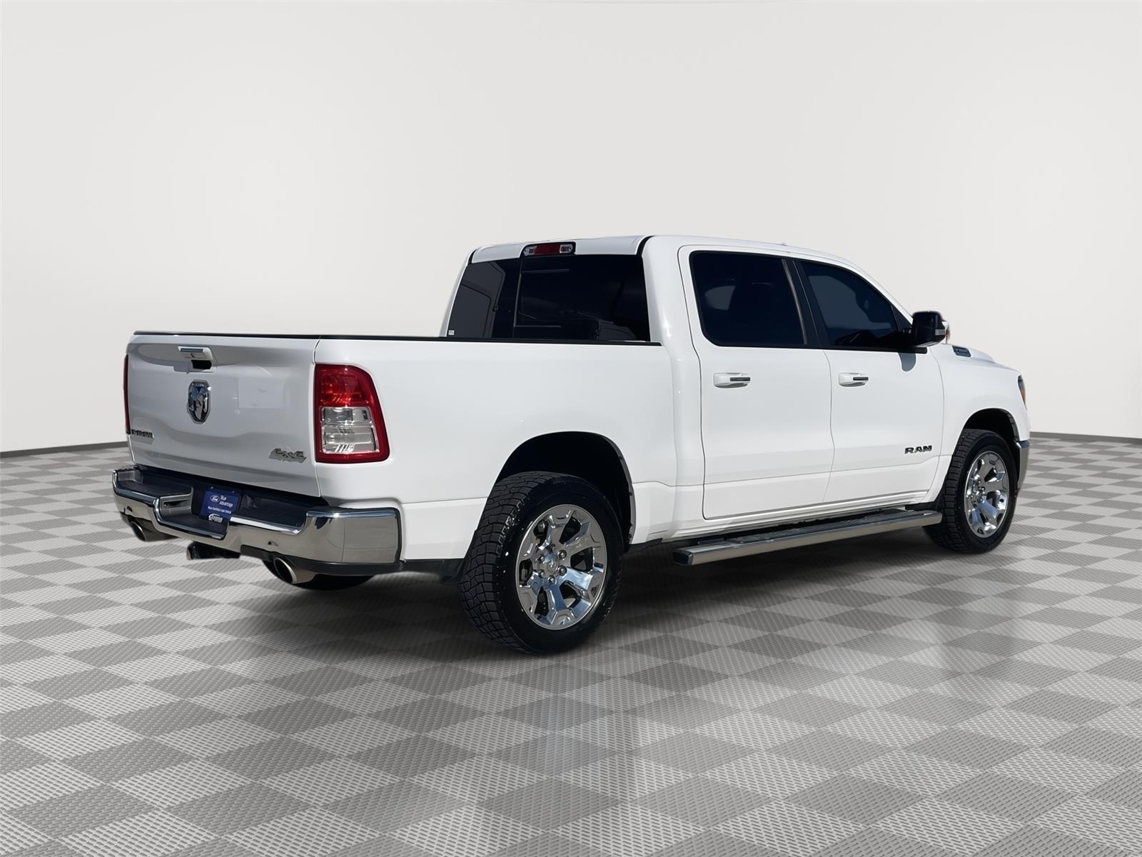 Vehicle photo 7