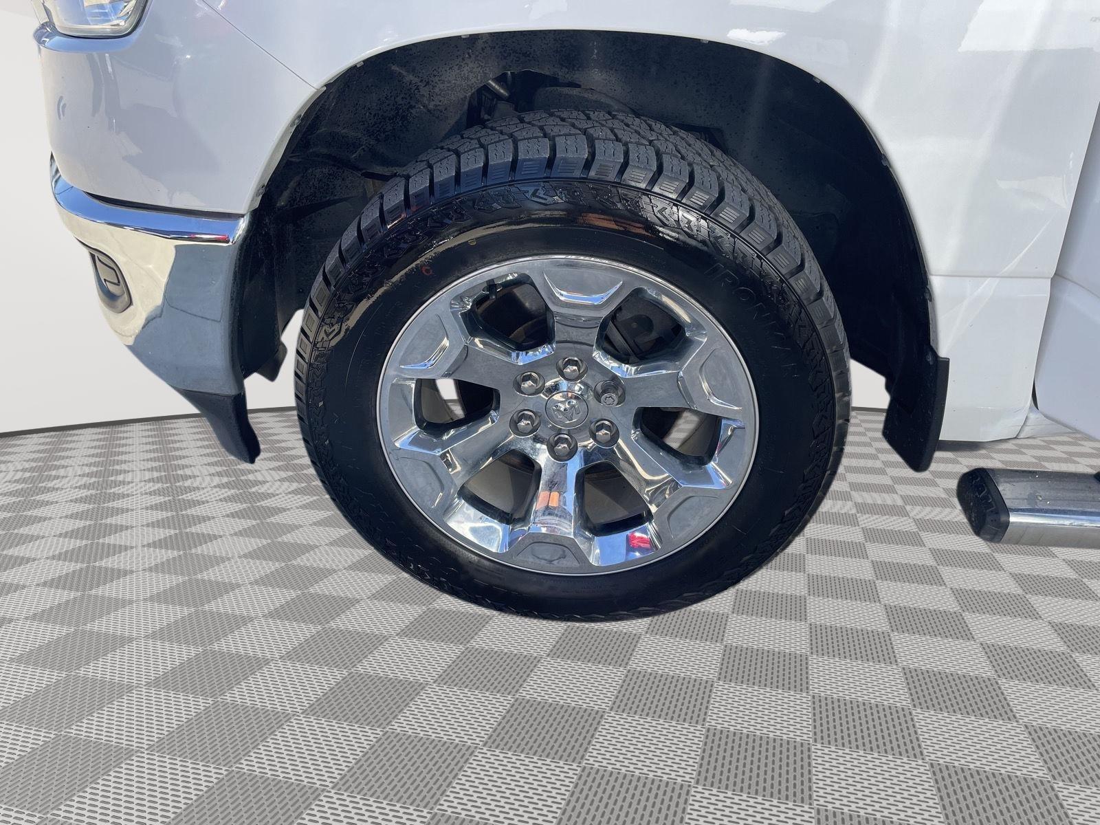 Vehicle photo 10