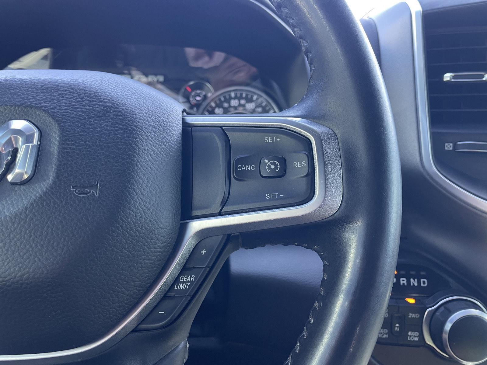 Vehicle photo 14