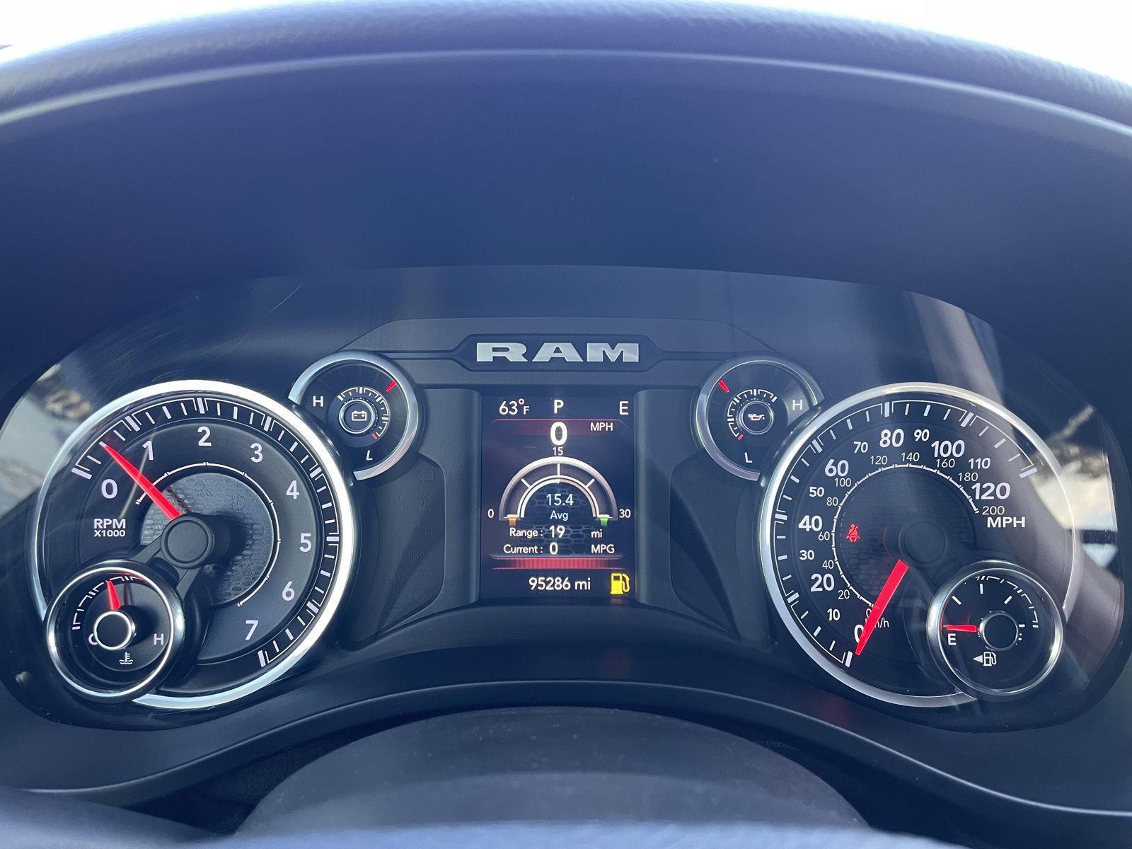 Vehicle photo 15