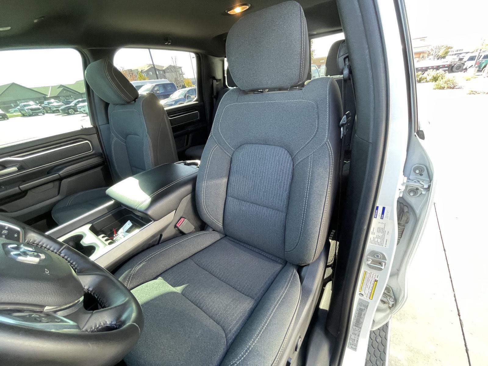 Vehicle photo 18
