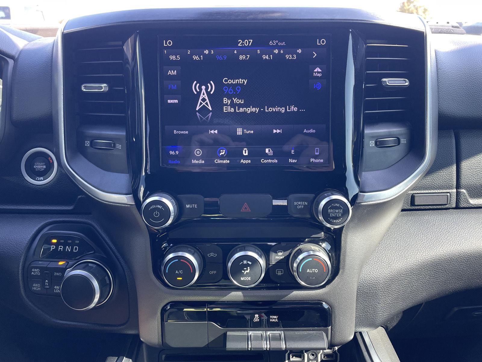 Vehicle photo 22