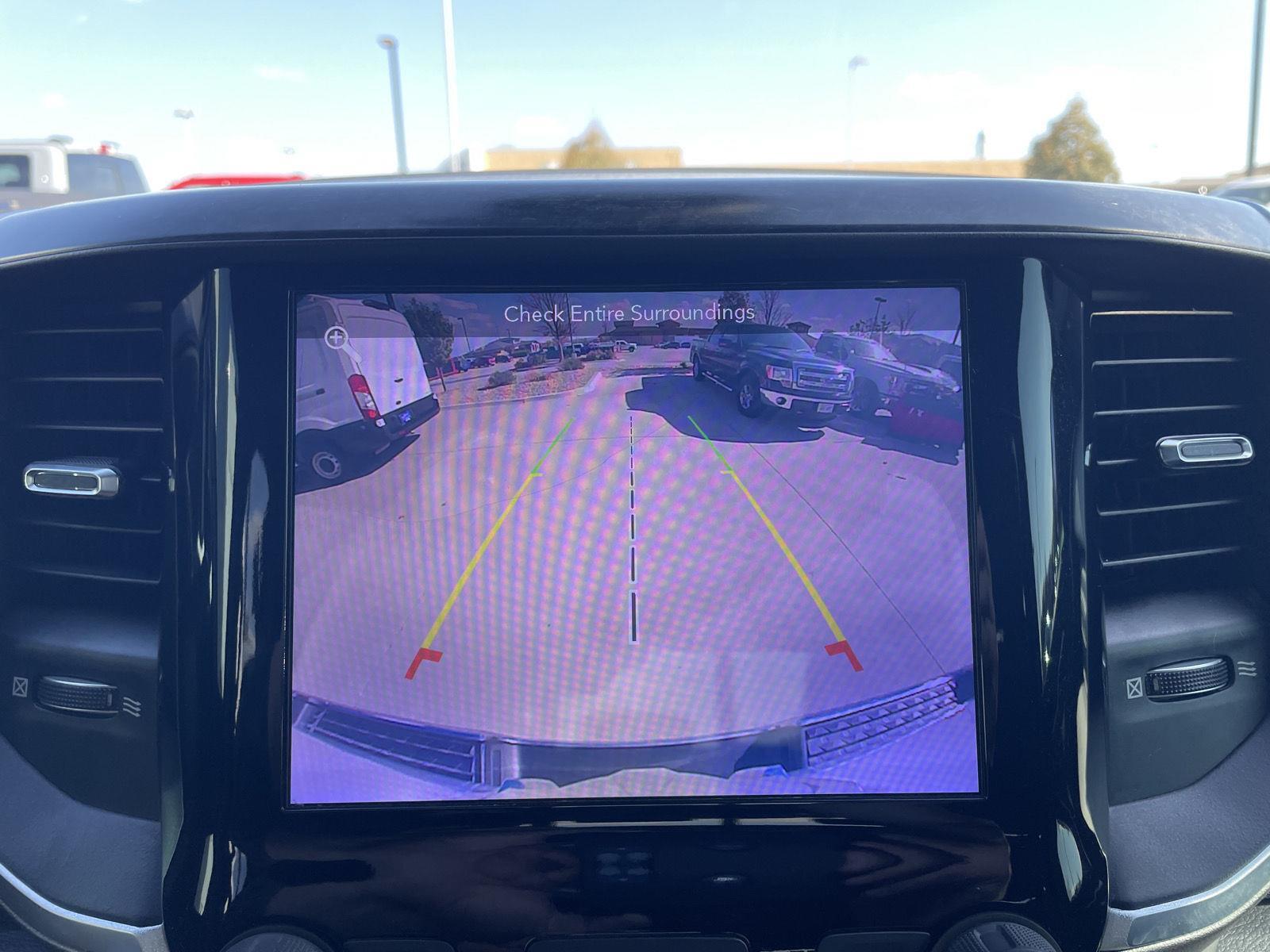 Vehicle photo 23