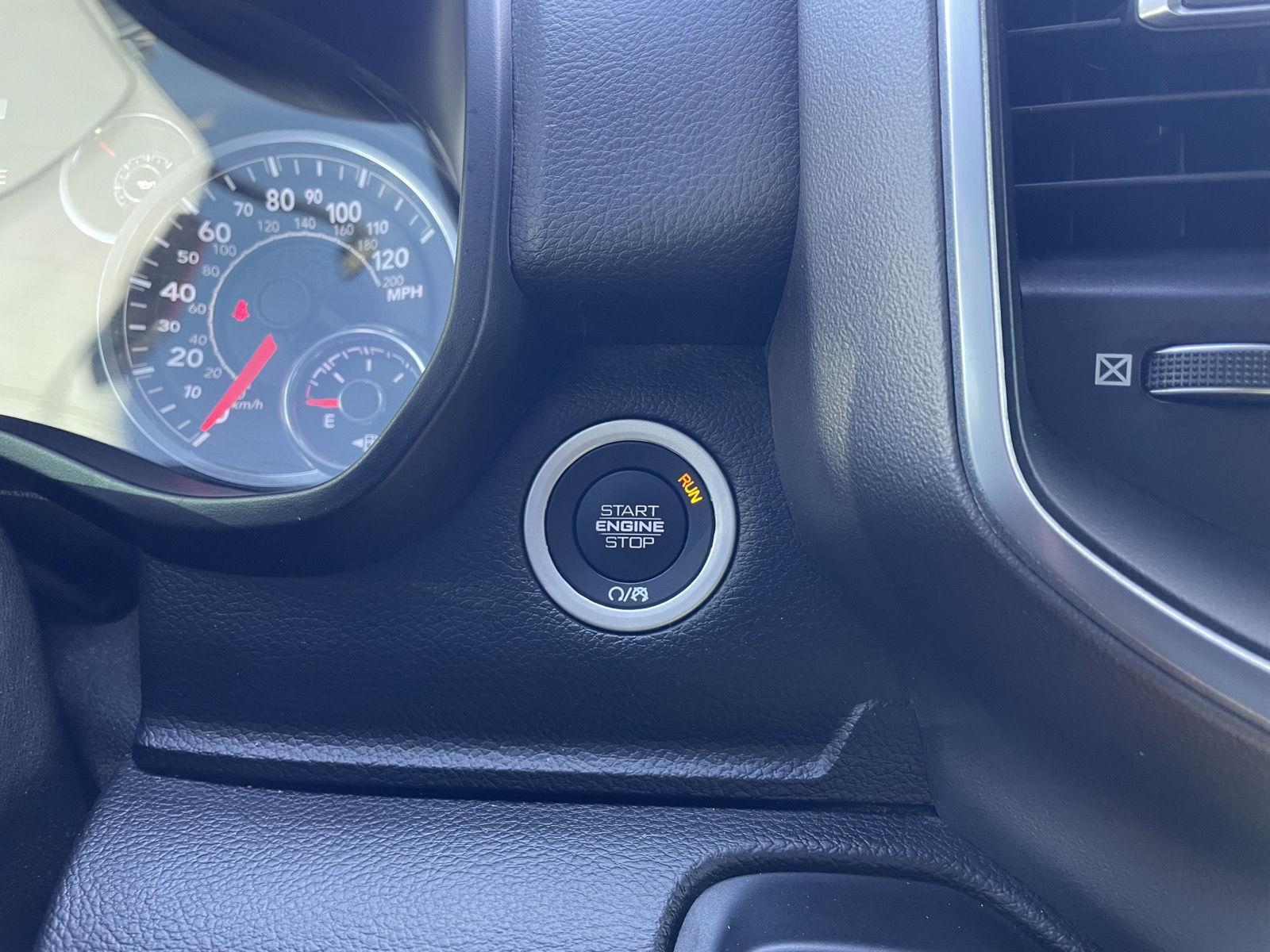 Vehicle photo 25