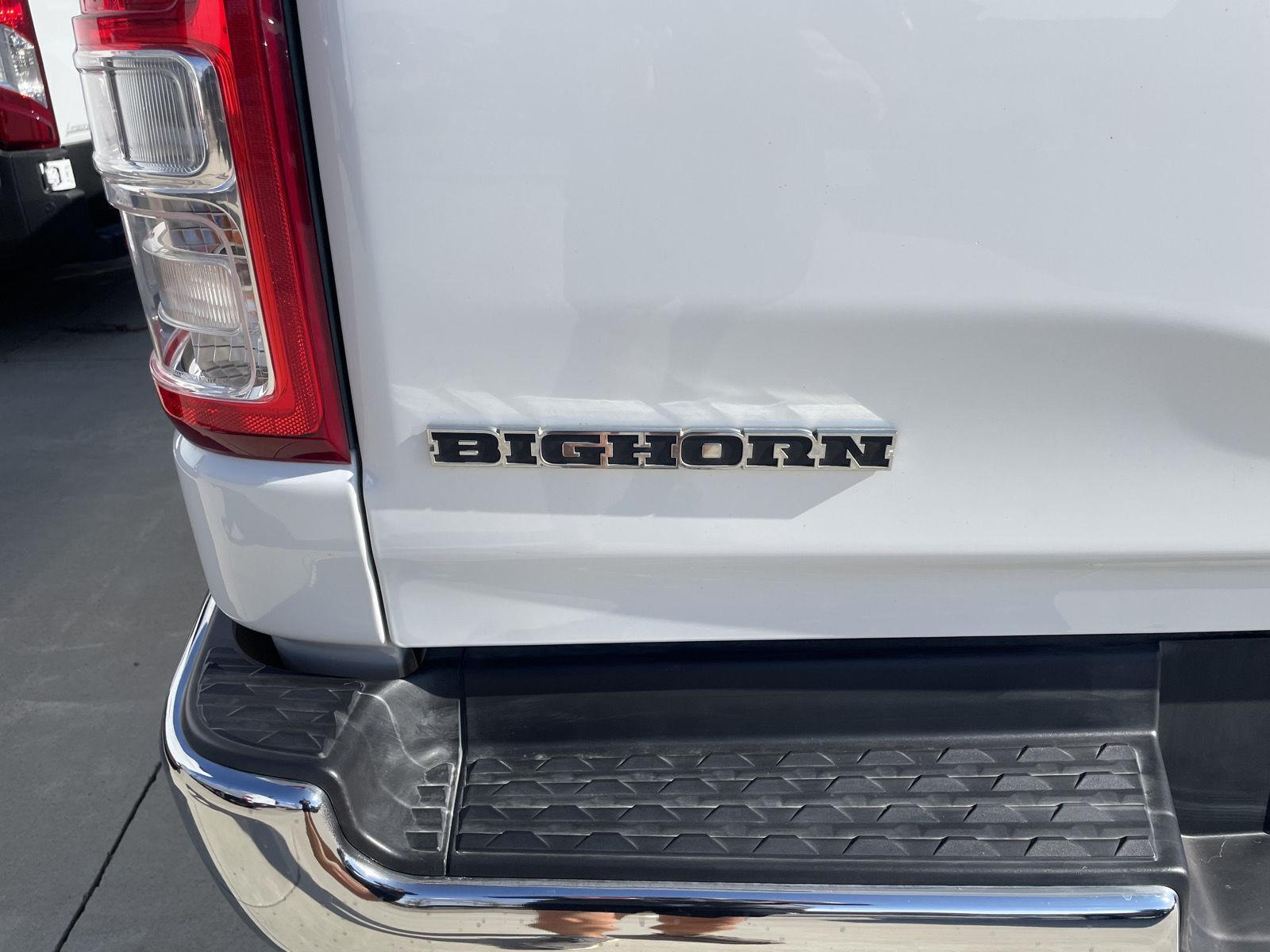 Vehicle photo 37