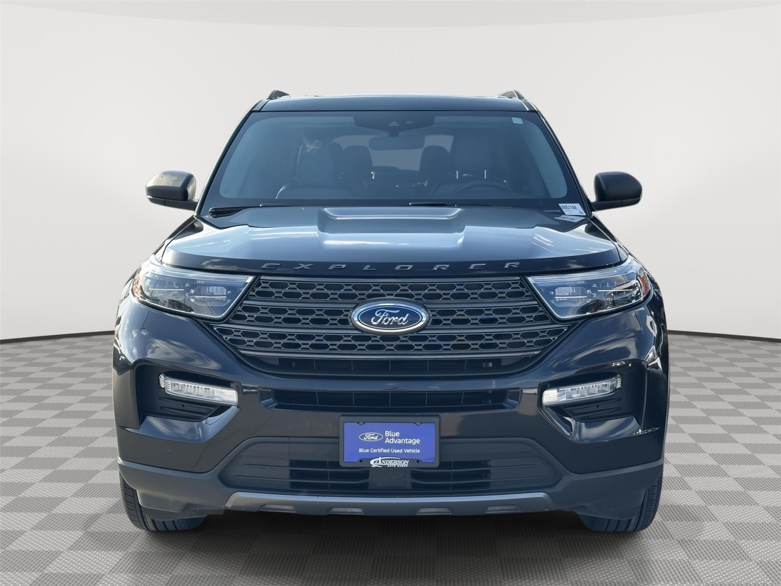 Vehicle photo 4