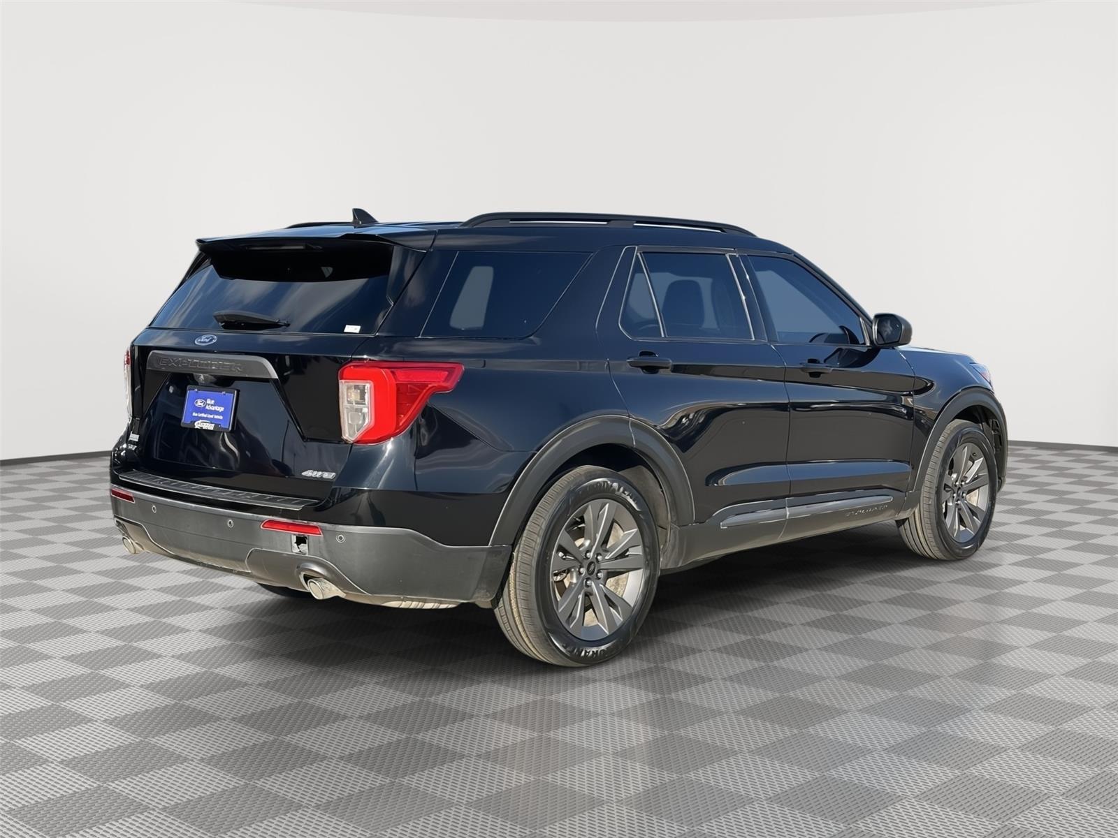 Vehicle photo 7