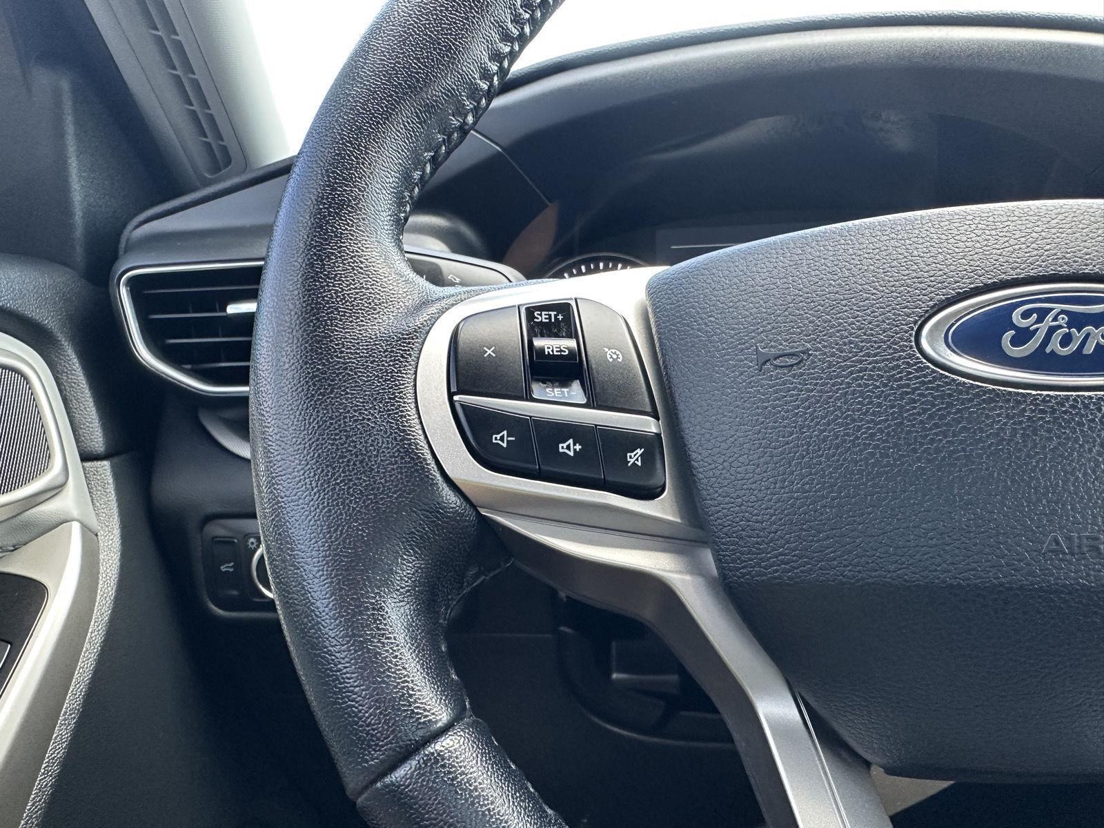Vehicle photo 13