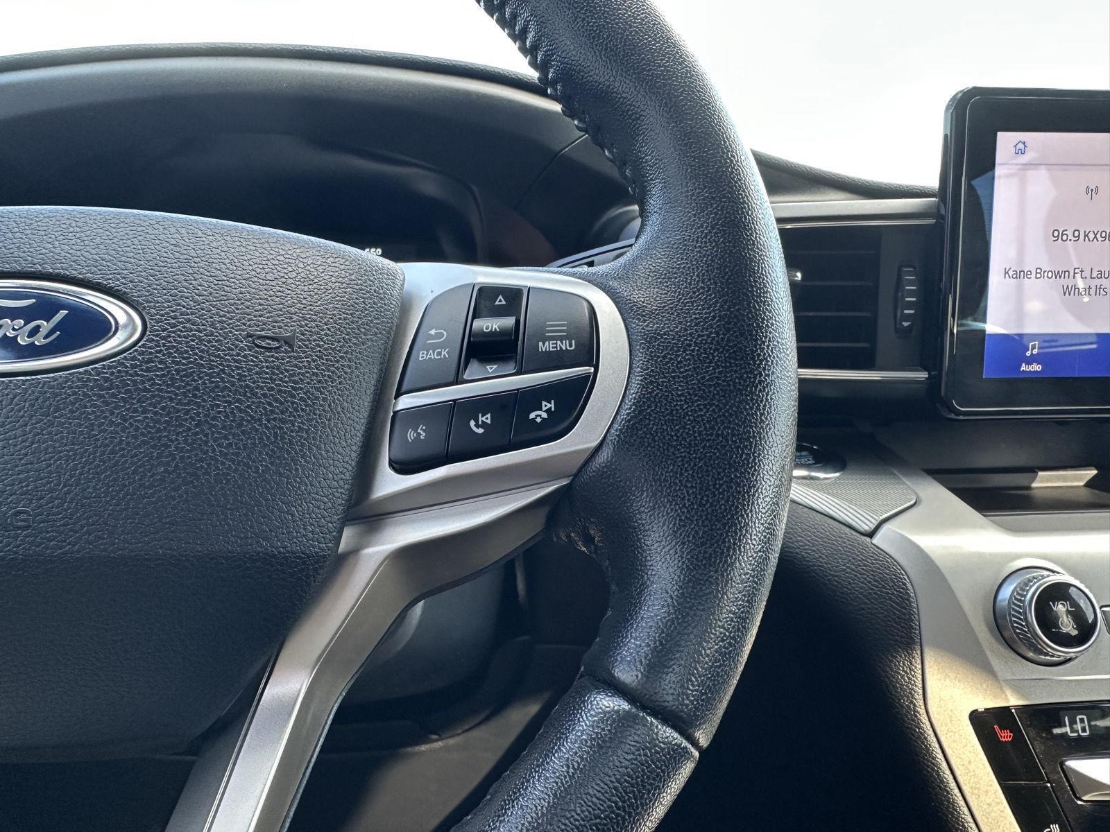Vehicle photo 14
