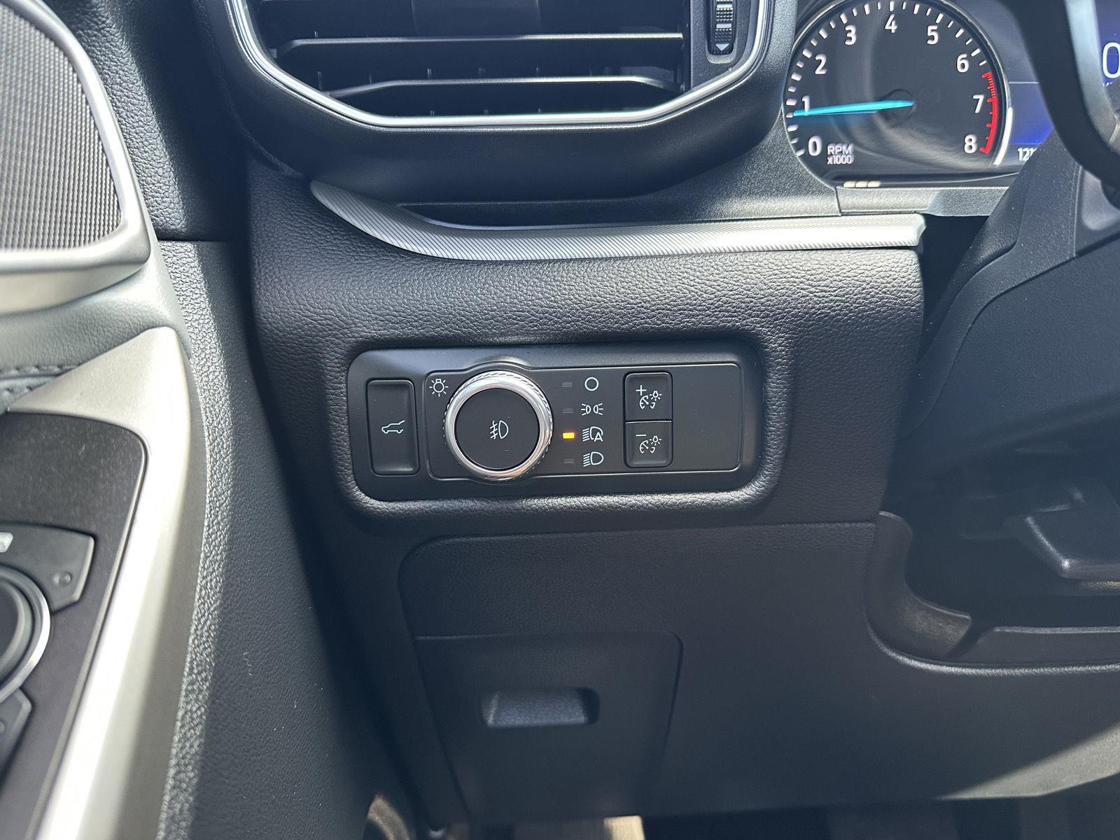 Vehicle photo 16