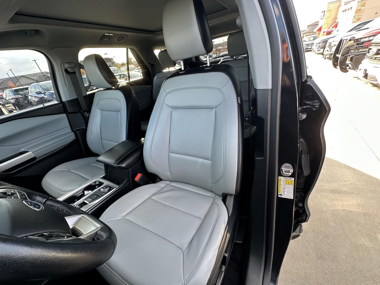 Vehicle photo 18