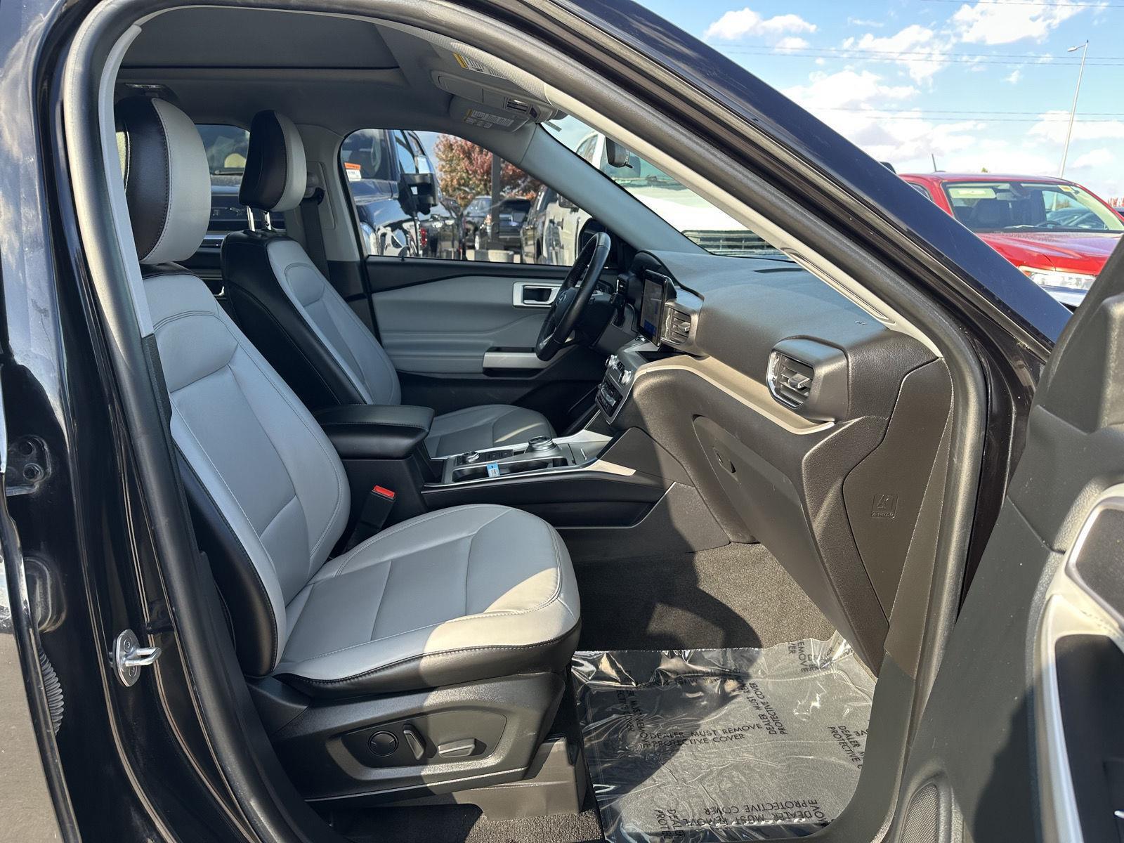 Vehicle photo 19