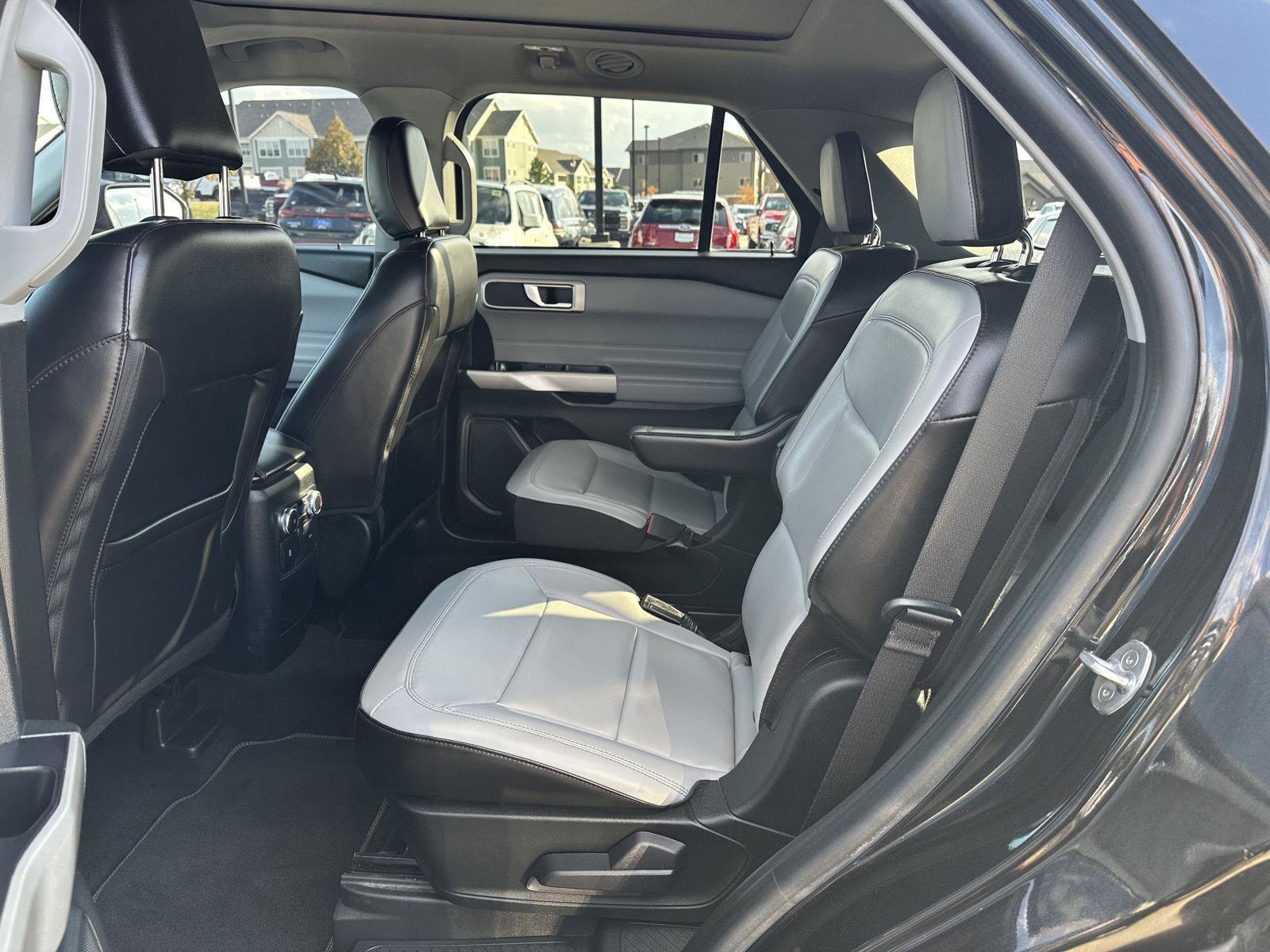 Vehicle photo 20