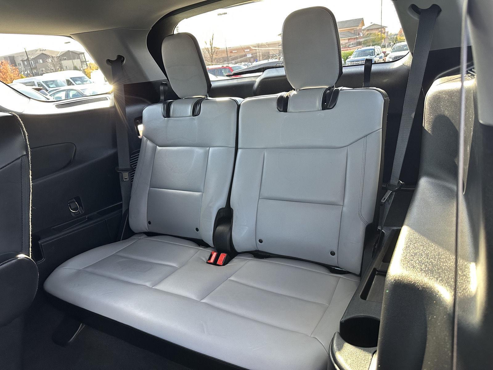 Vehicle photo 21