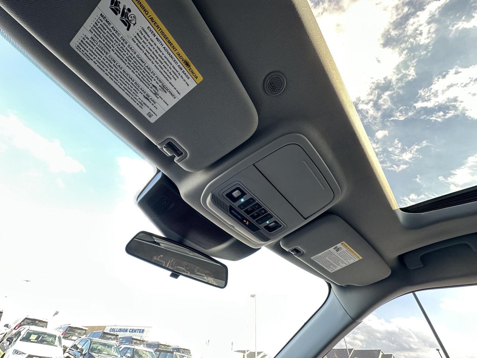 Vehicle photo 22