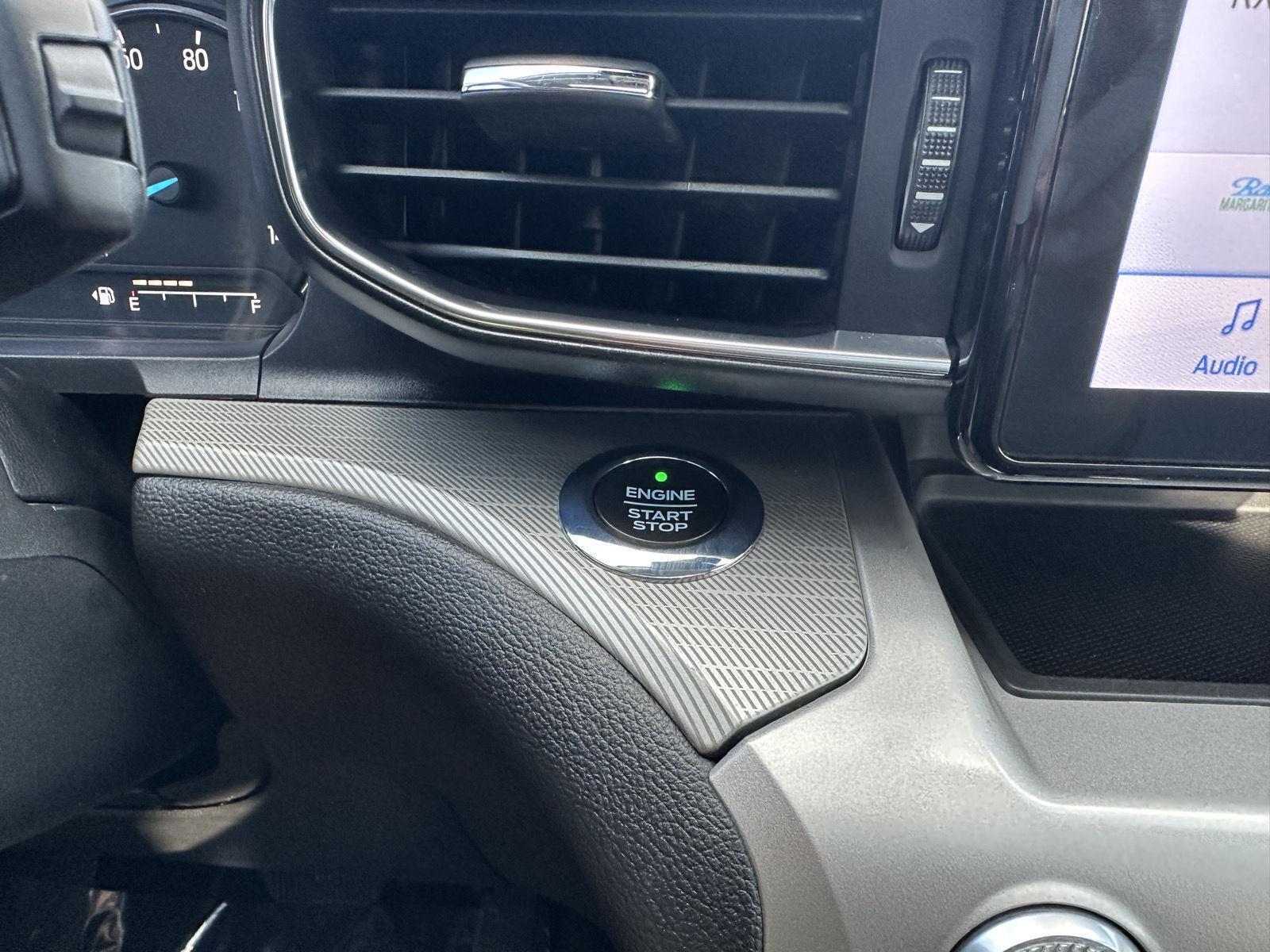 Vehicle photo 26