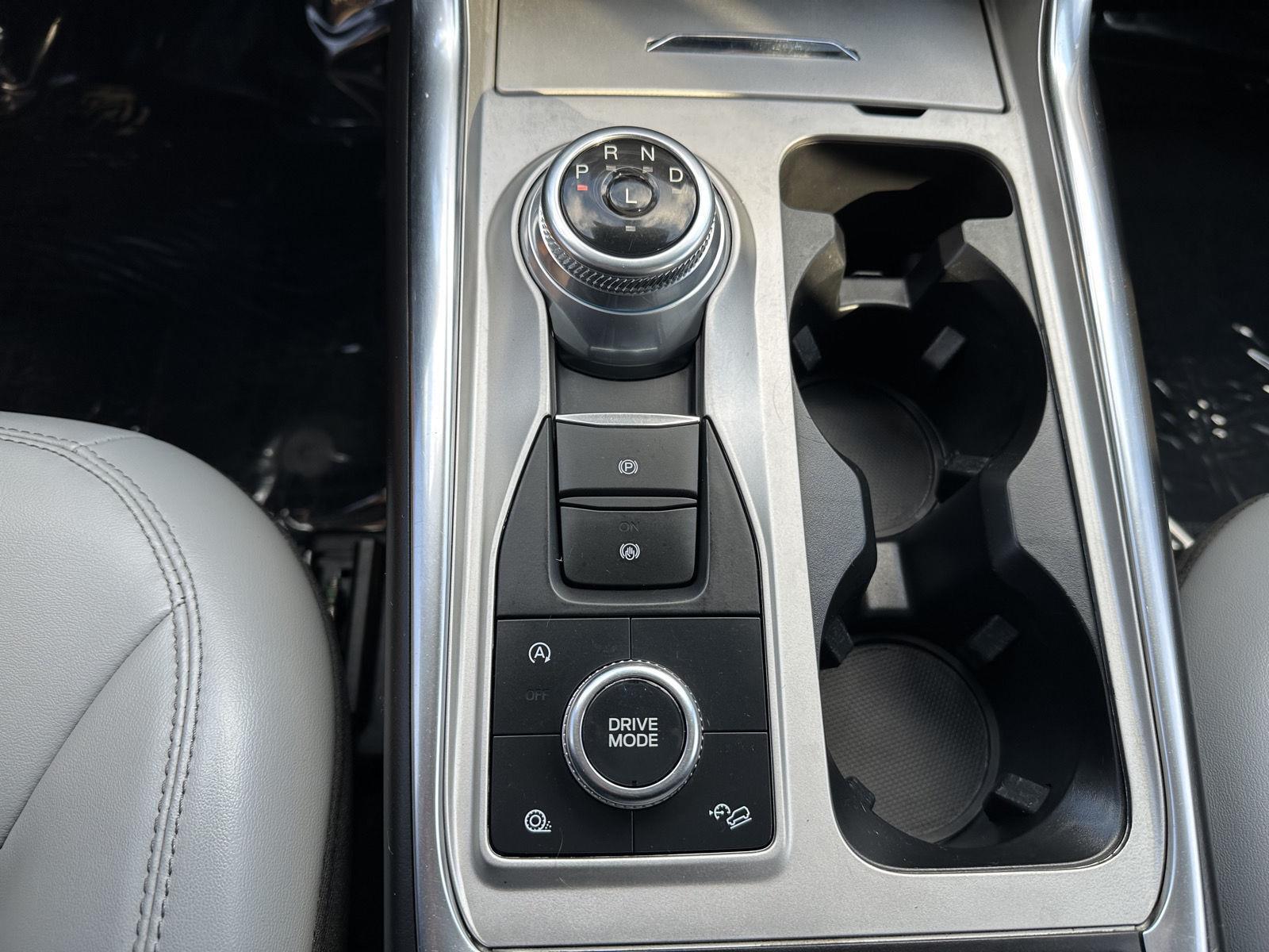 Vehicle photo 32