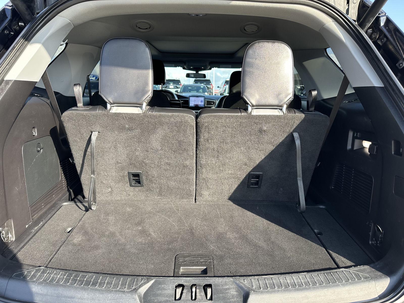Vehicle photo 37