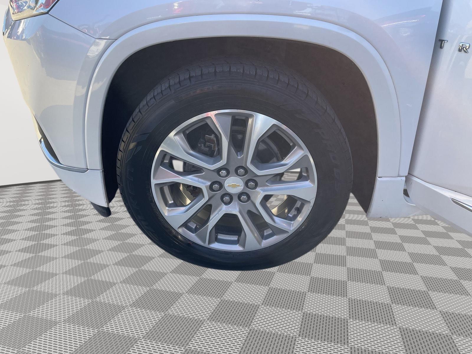 Vehicle photo 10