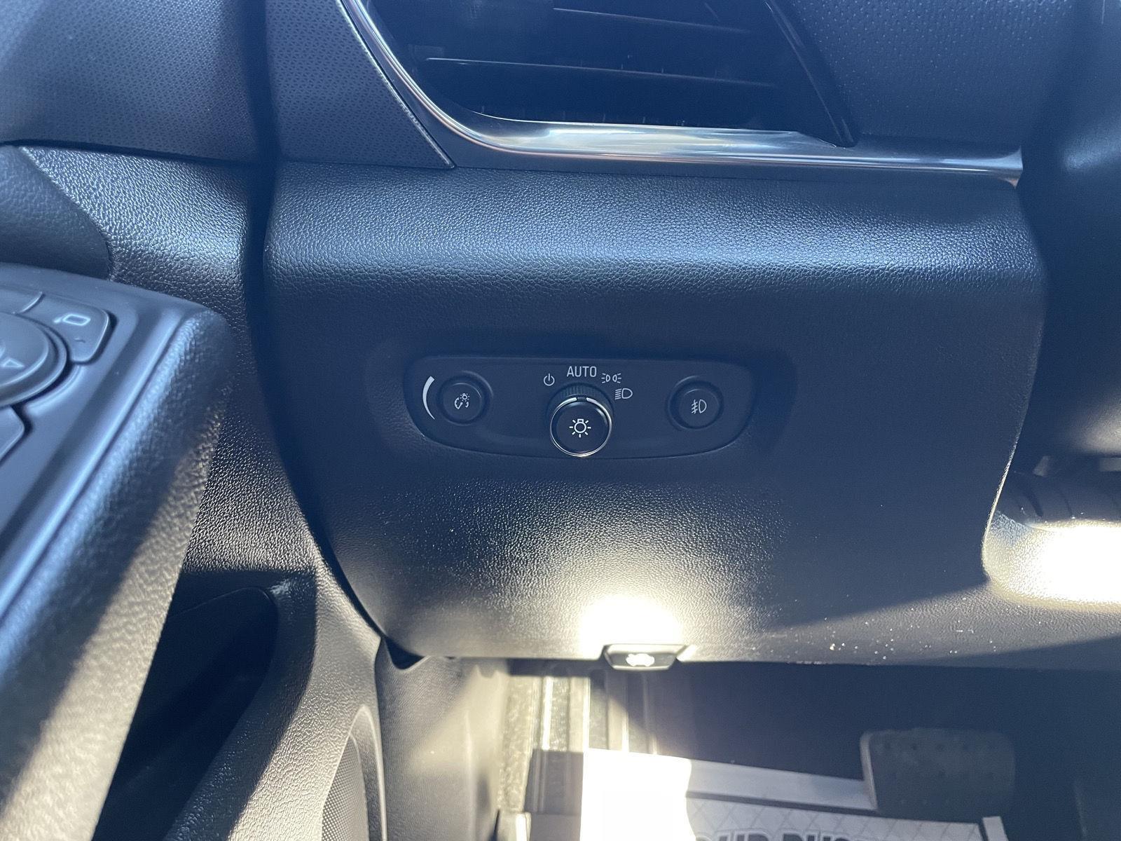 Vehicle photo 16