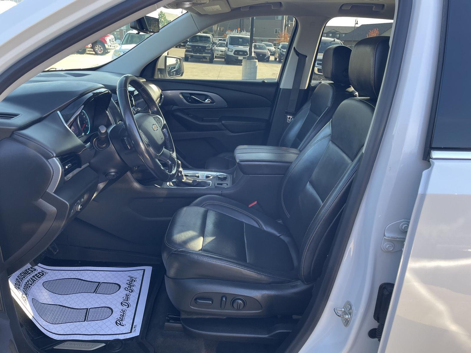 Vehicle photo 17