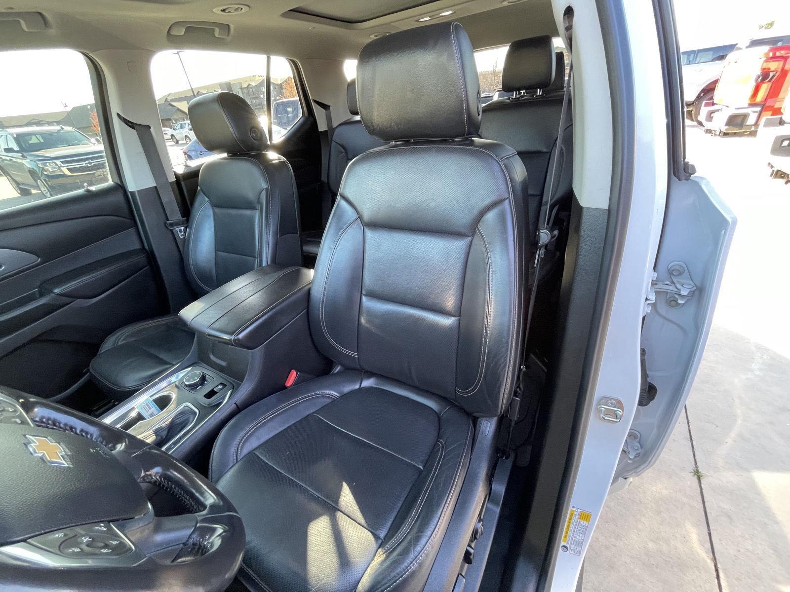 Vehicle photo 18