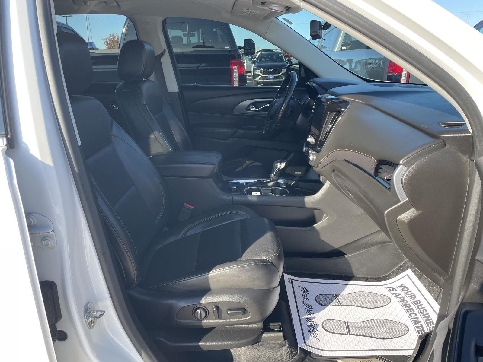 Vehicle photo 19