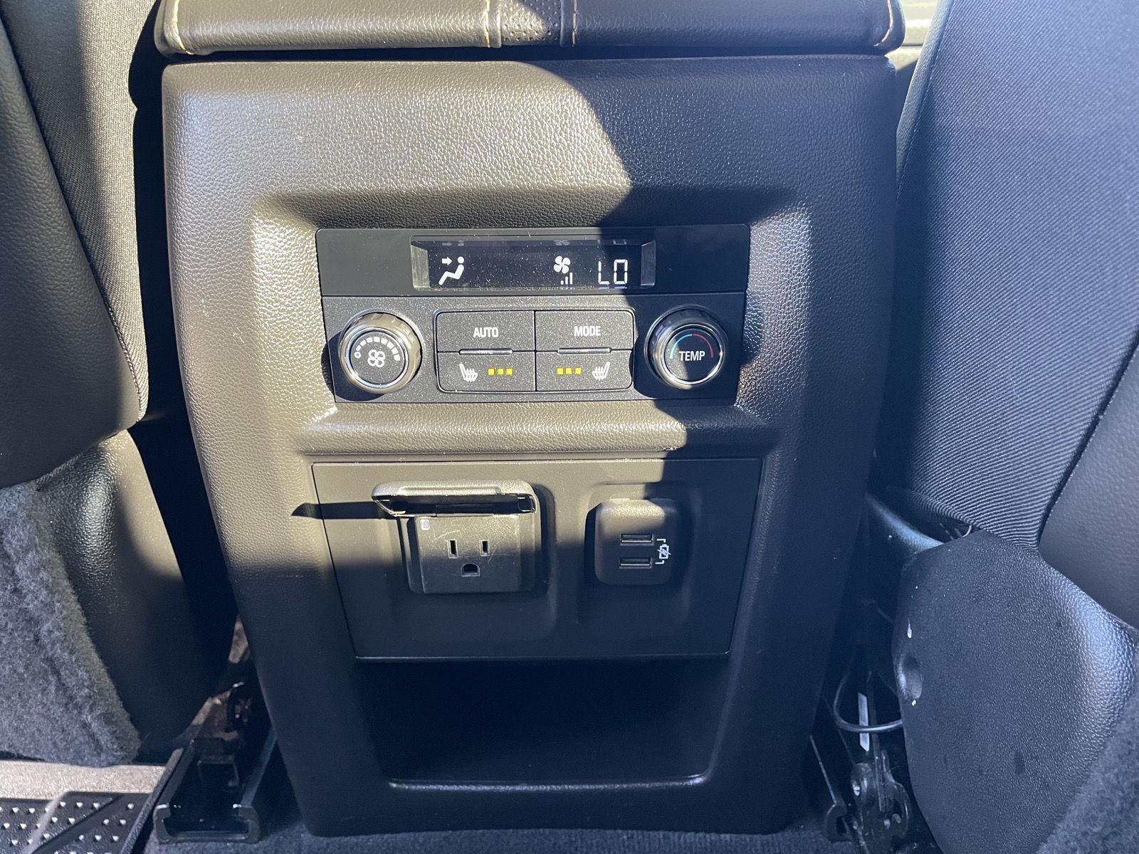 Vehicle photo 21