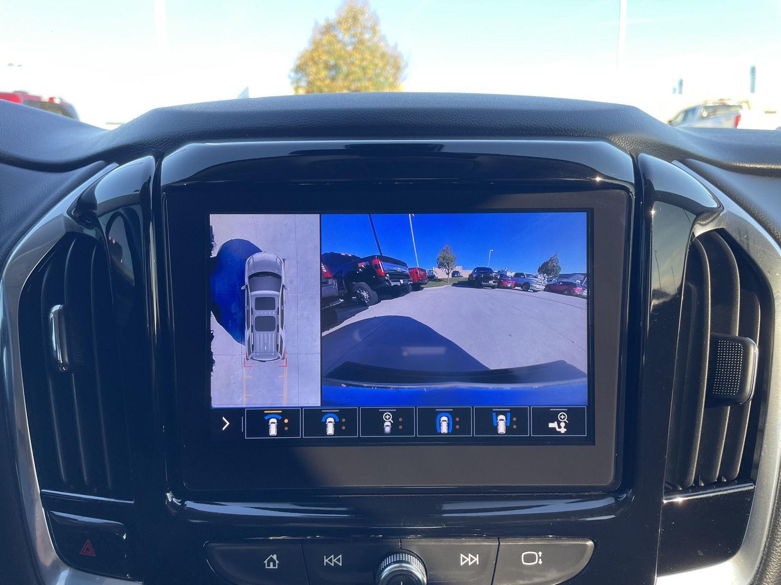 Vehicle photo 27