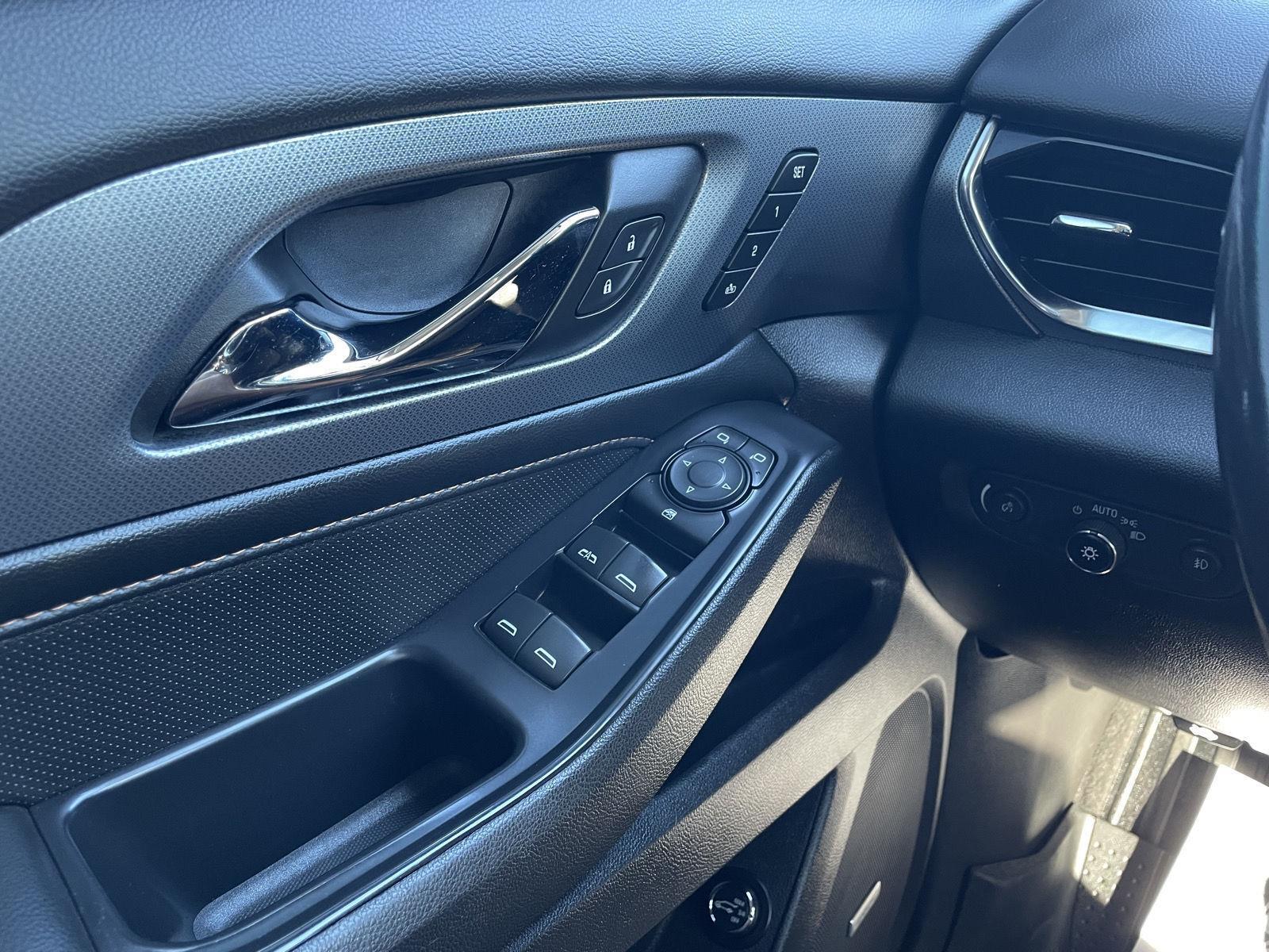 Vehicle photo 36
