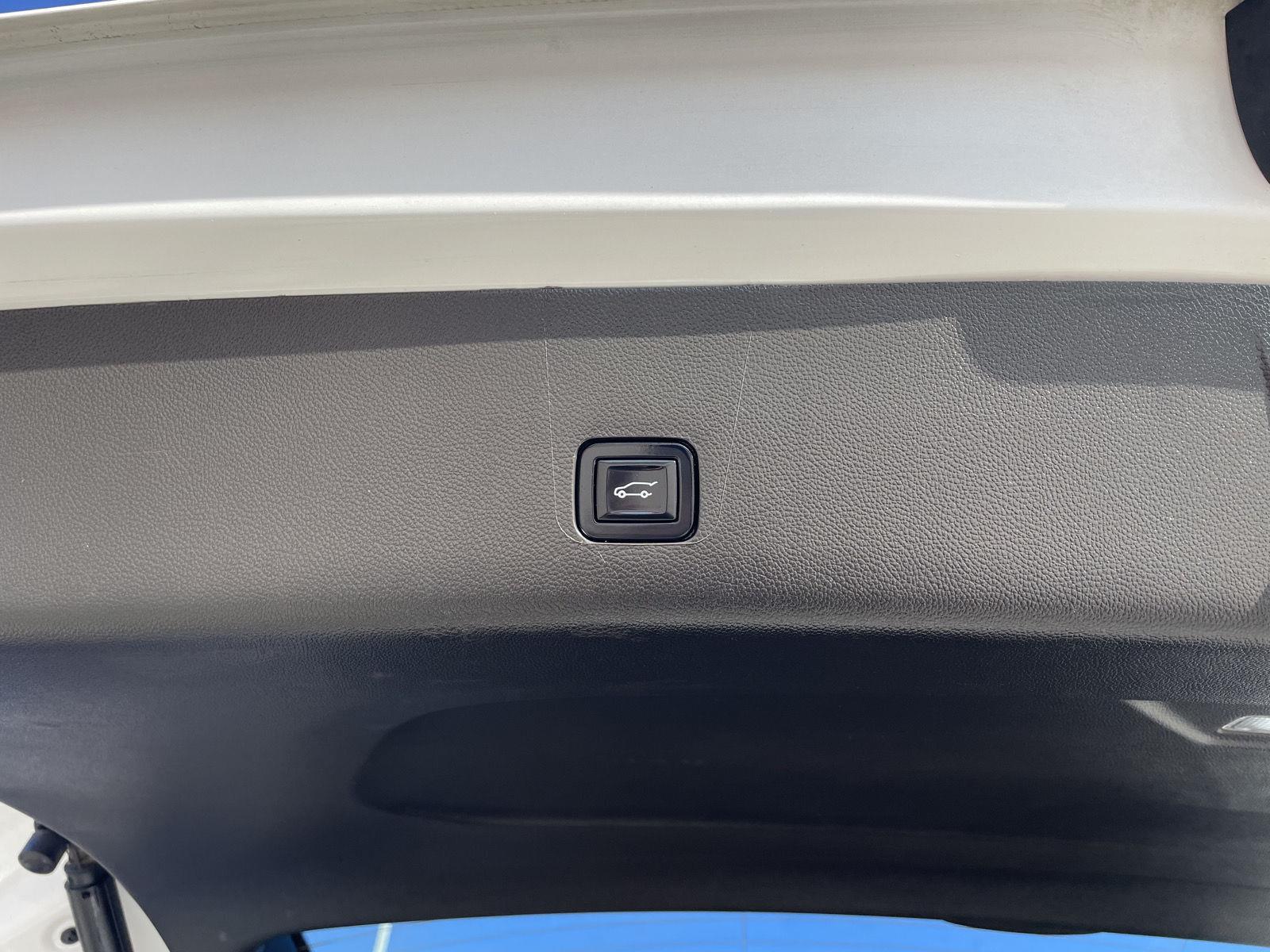 Vehicle photo 42