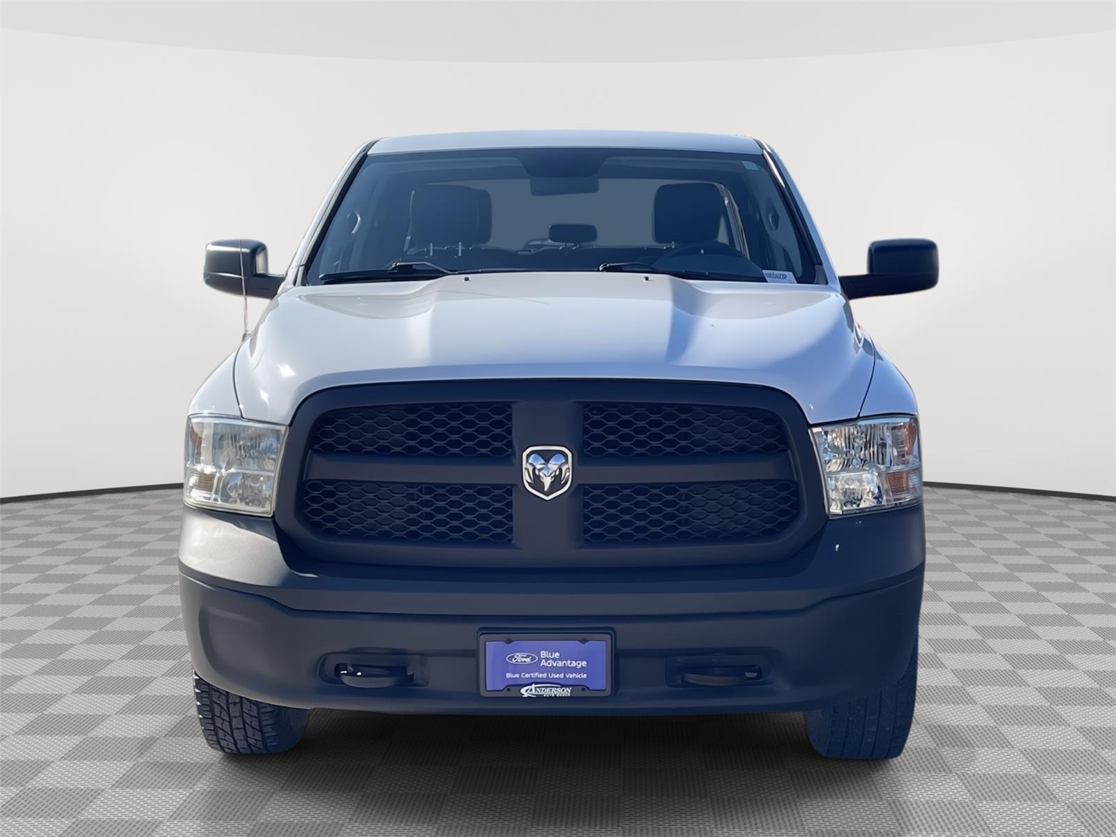 Vehicle photo 4
