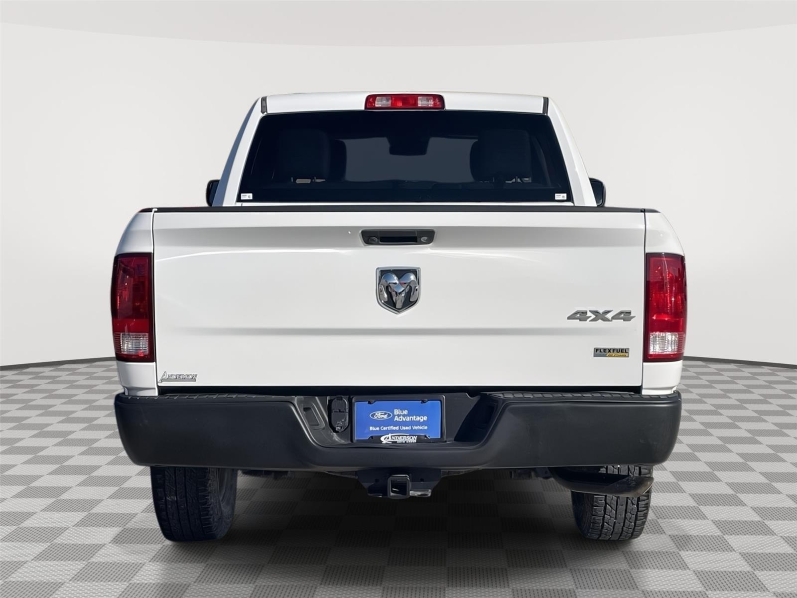 Vehicle photo 8