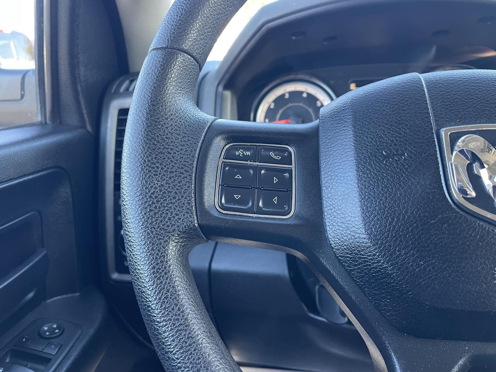 Vehicle photo 13