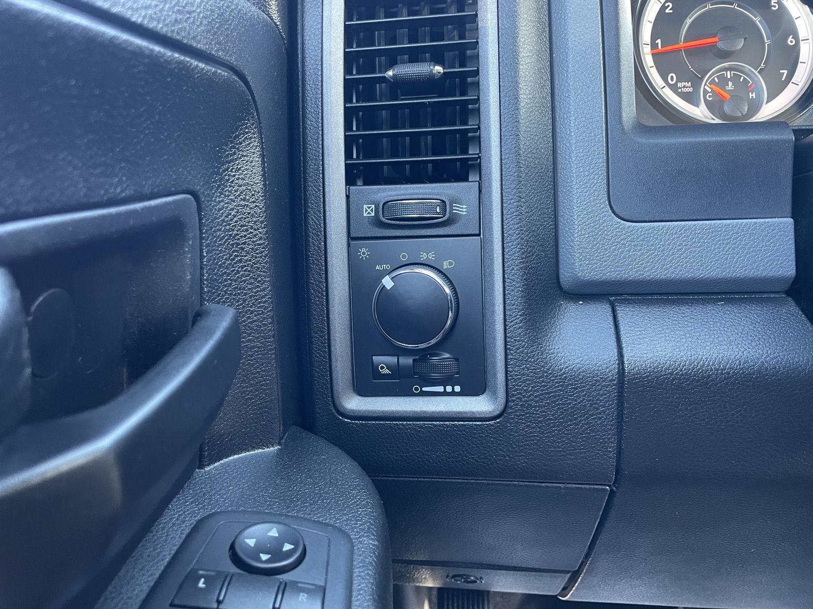 Vehicle photo 16