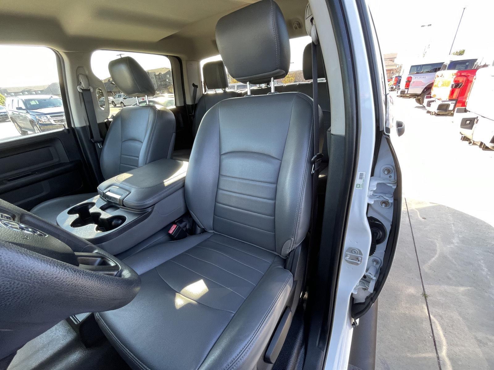 Vehicle photo 18