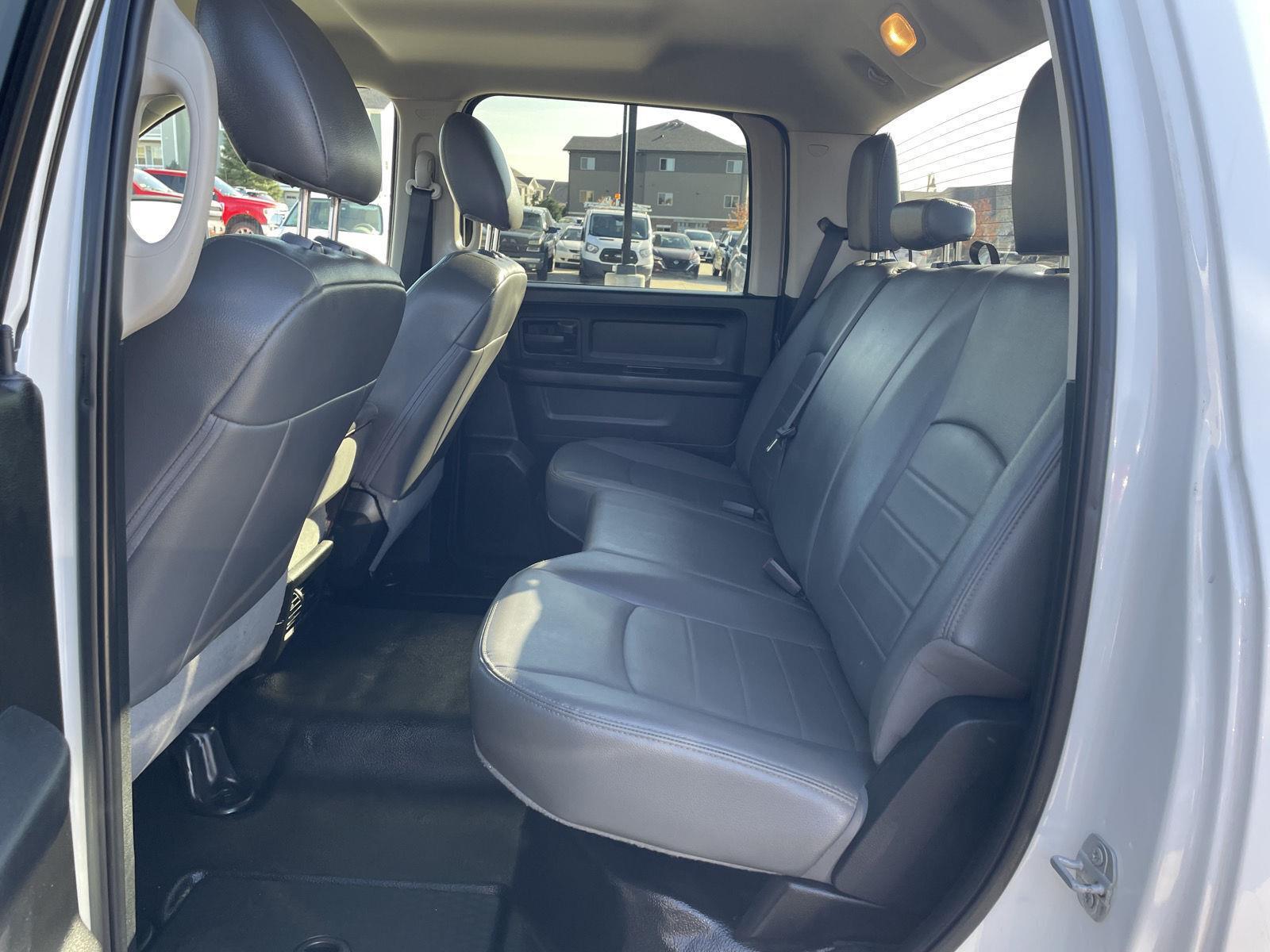 Vehicle photo 20