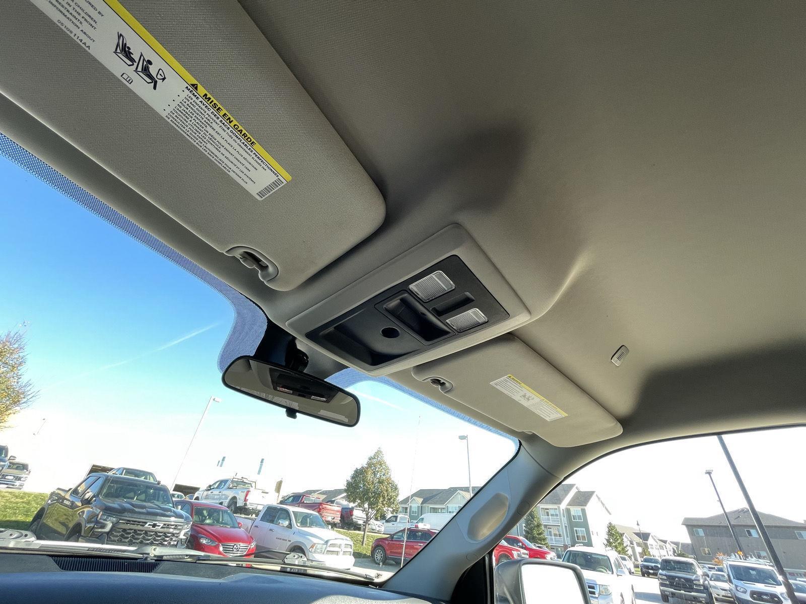 Vehicle photo 21