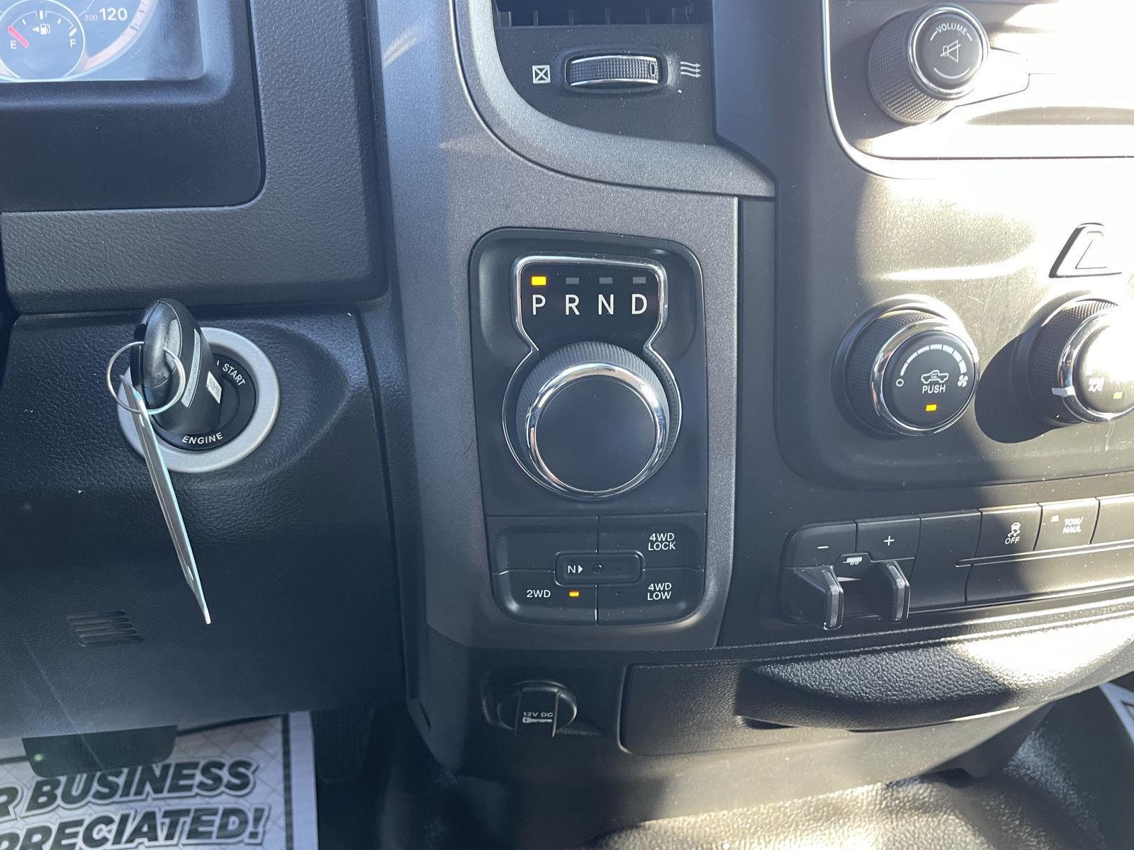 Vehicle photo 28
