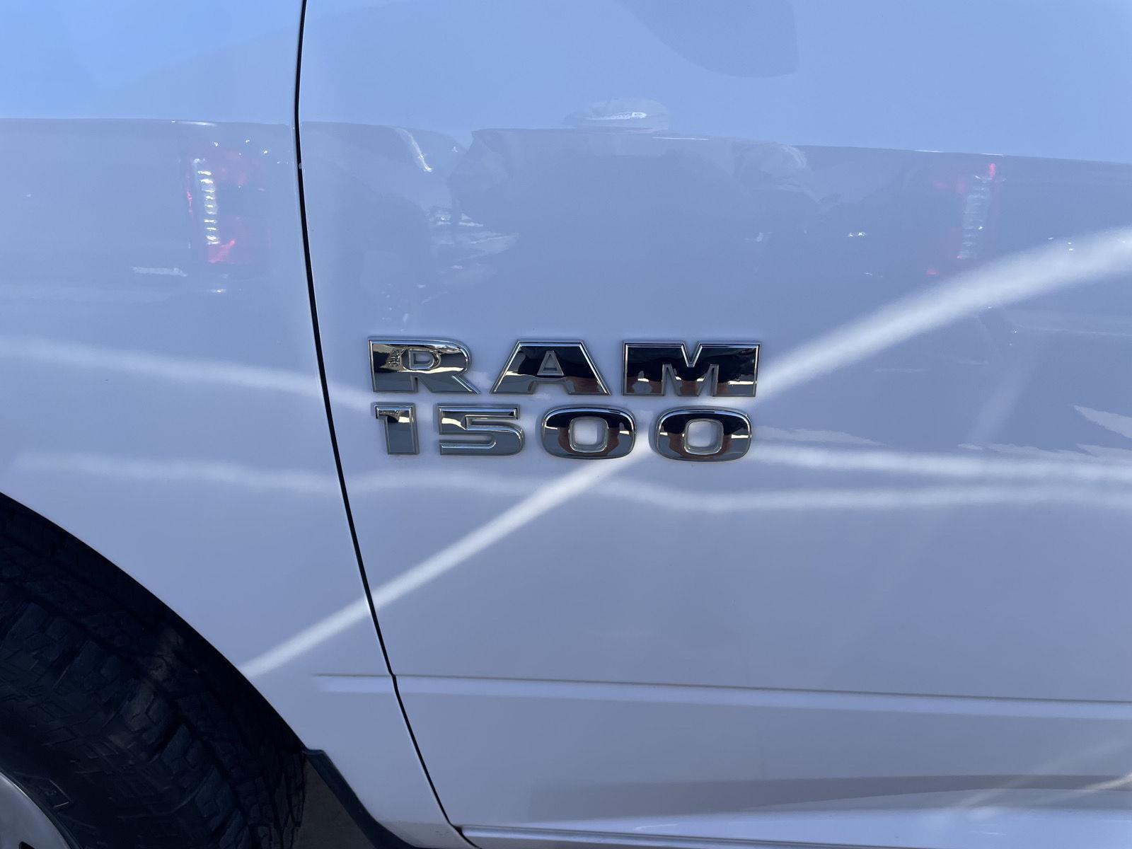 Vehicle photo 34