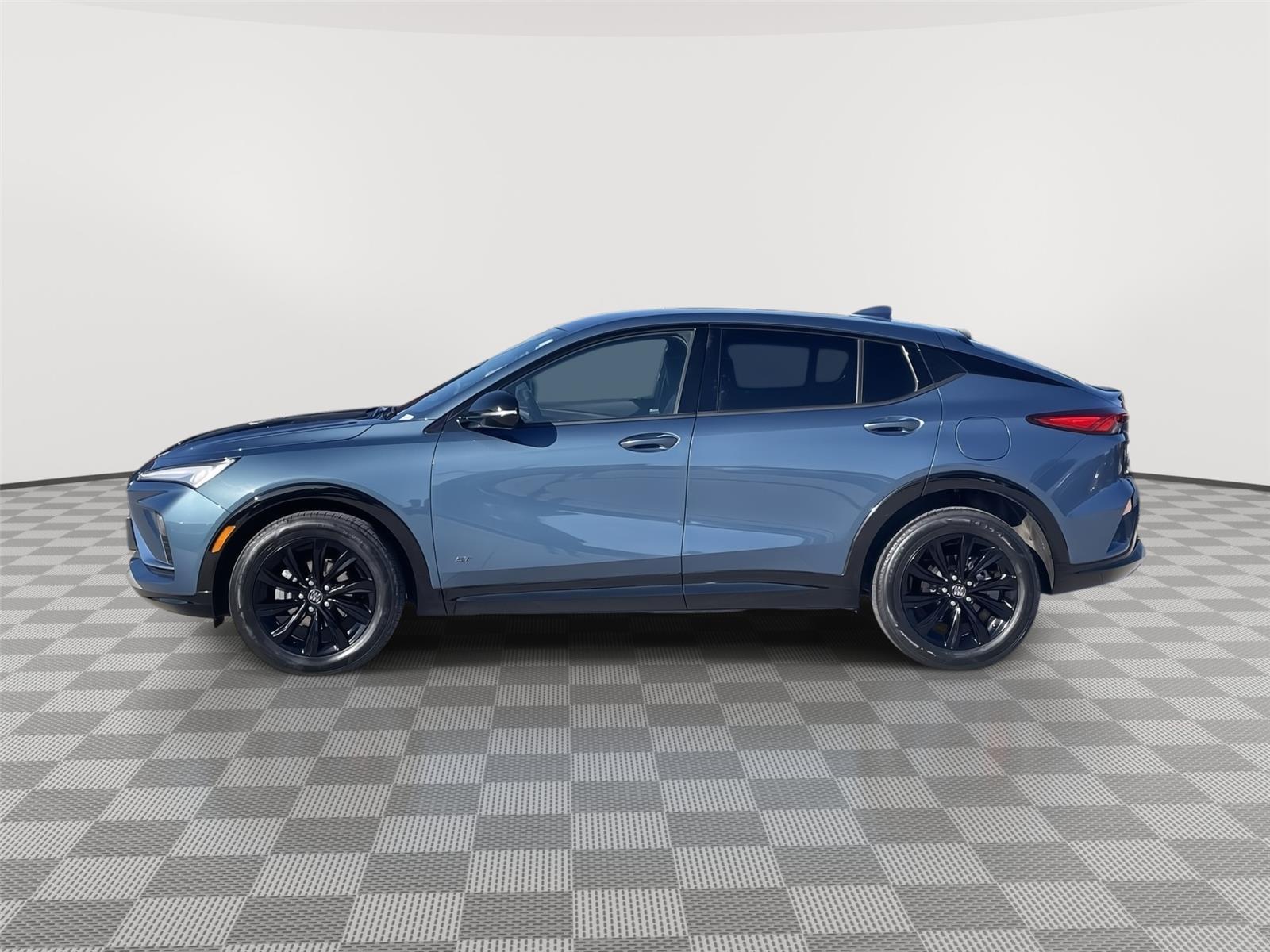 Vehicle photo 2