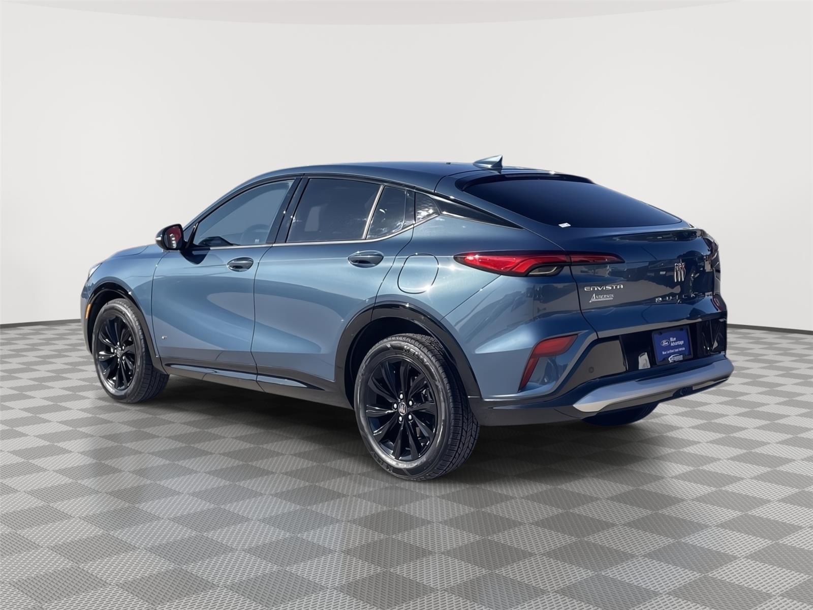 Vehicle photo 9