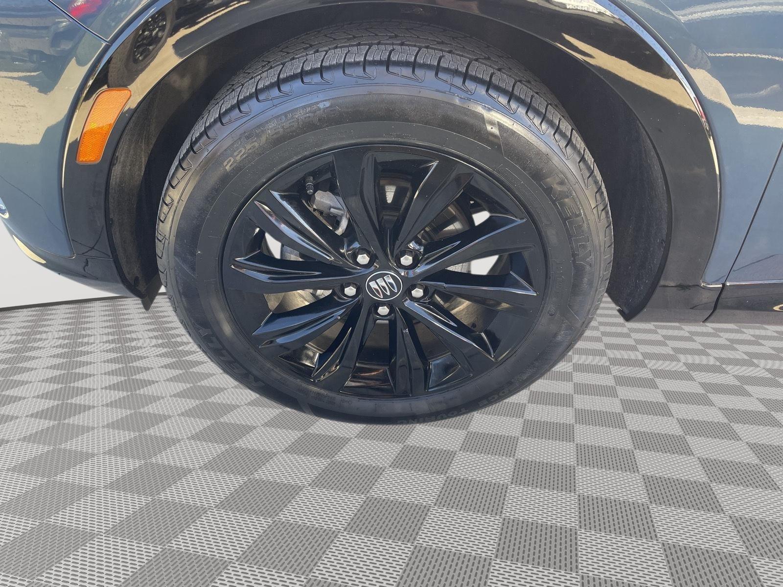 Vehicle photo 10