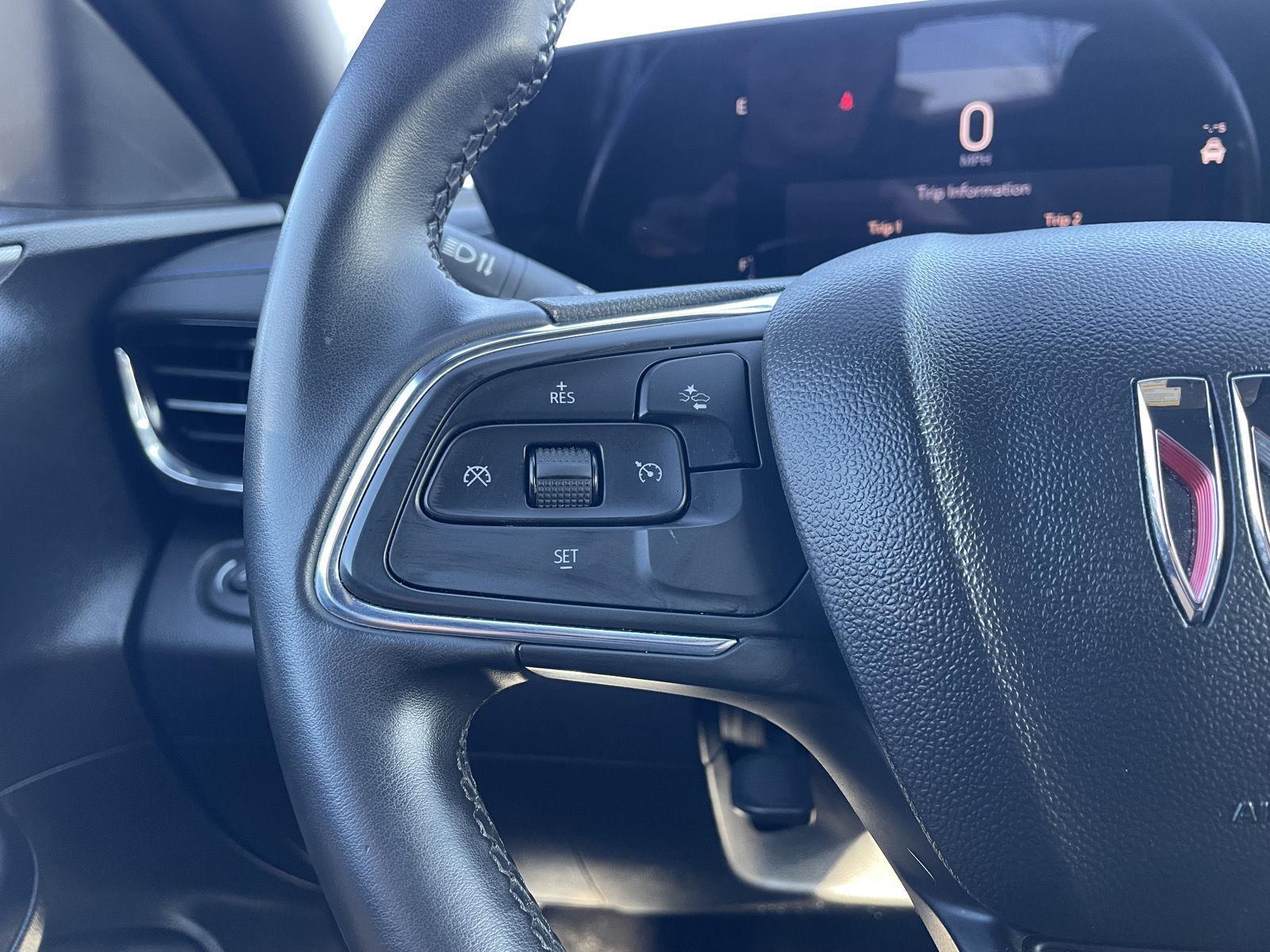 Vehicle photo 13
