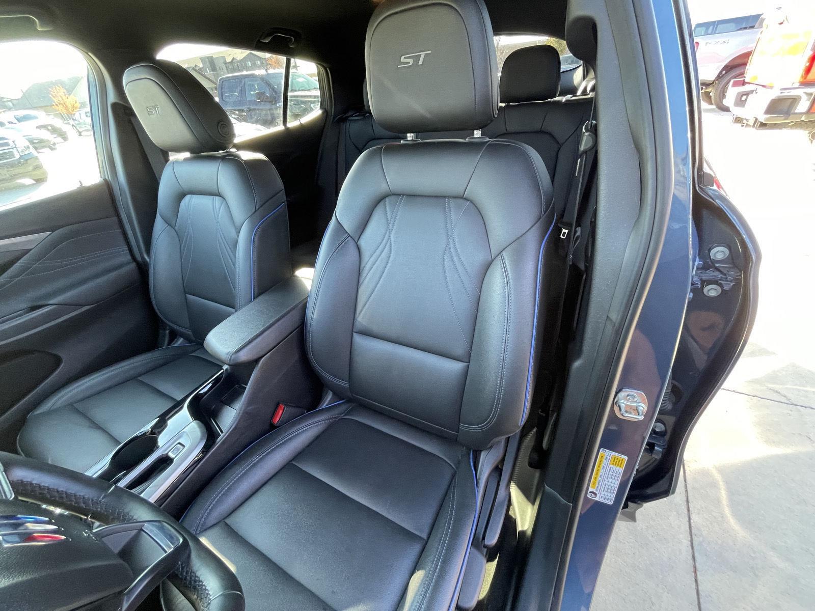 Vehicle photo 18
