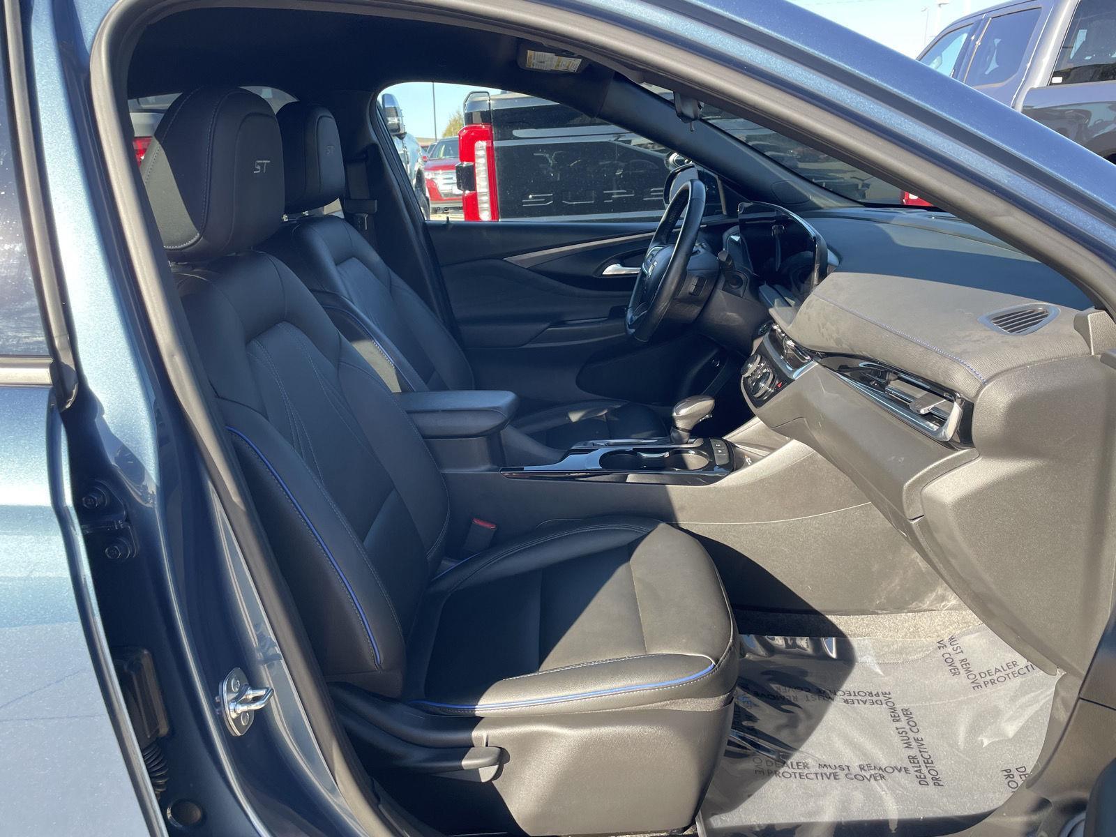 Vehicle photo 19