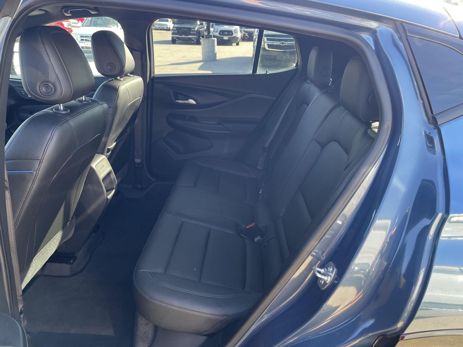 Vehicle photo 20