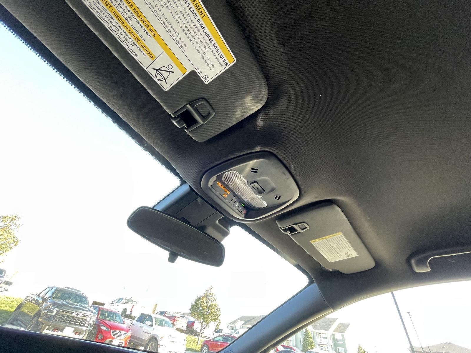 Vehicle photo 21