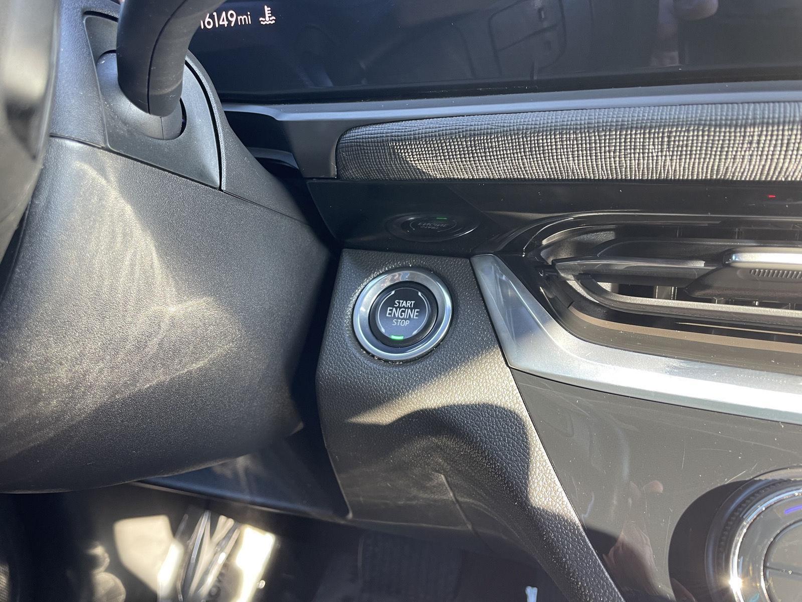 Vehicle photo 24