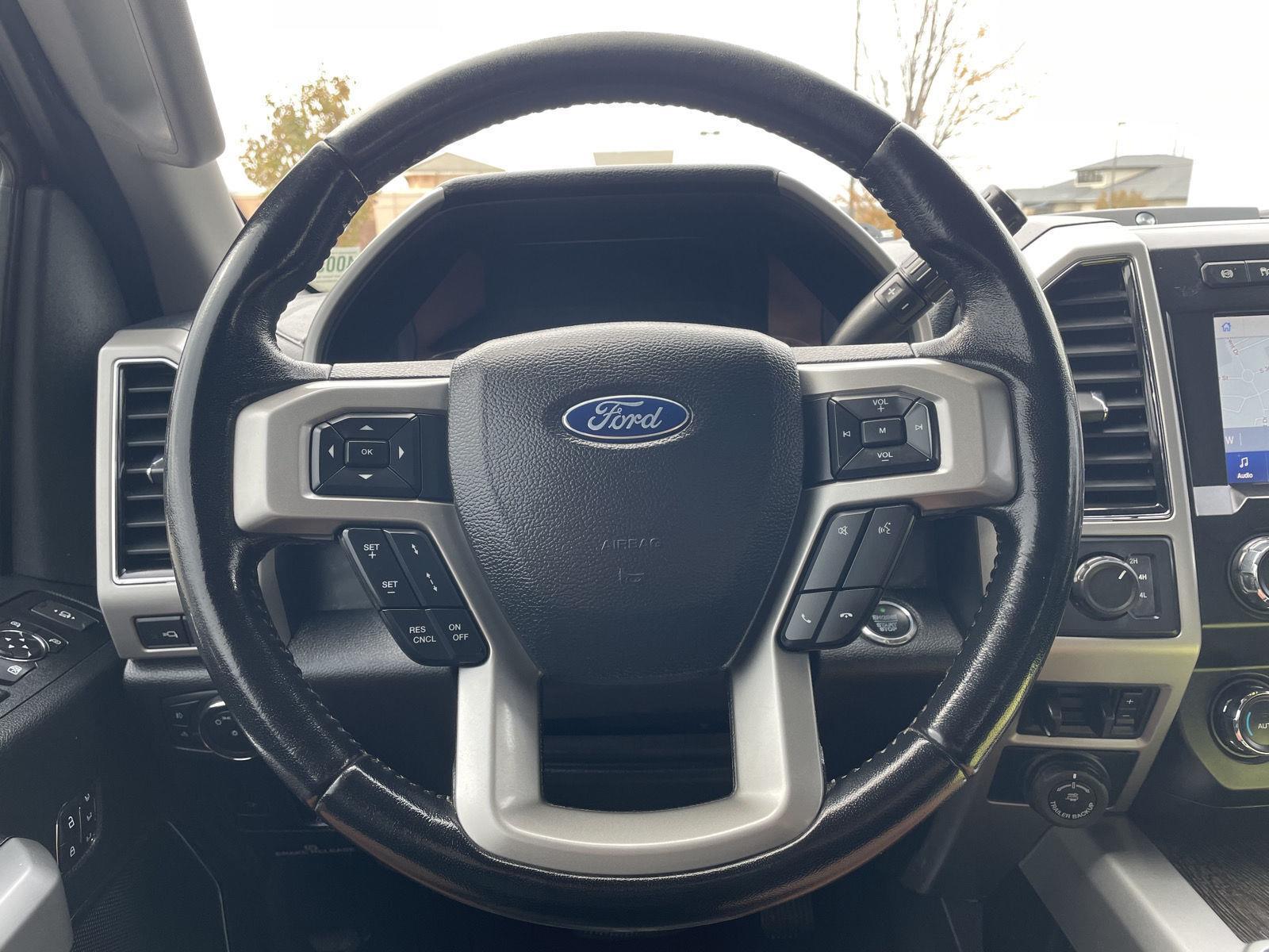 Vehicle photo 12